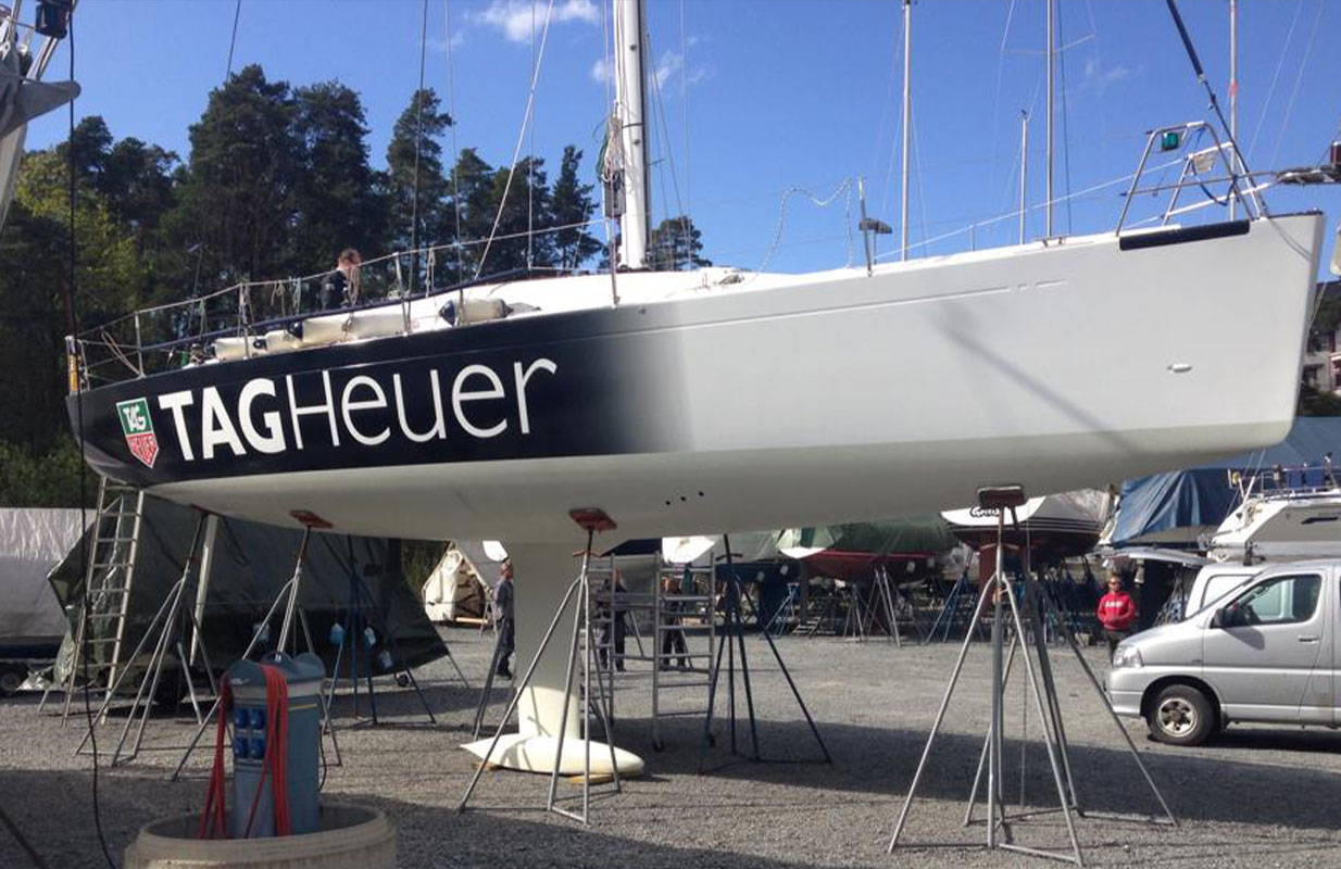 båtdekor navn båtnavn stormway logo båtlogo hydrolift X-41 Tag Heuer heldekor helfolireing reklame seilbåt seil cup